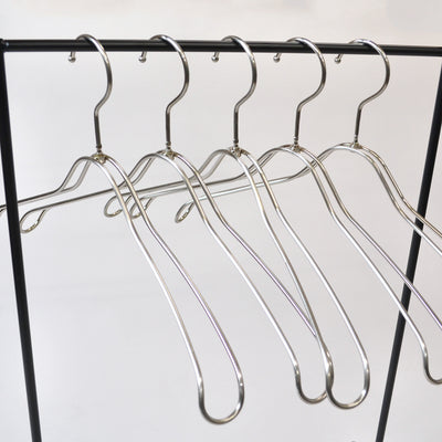 SALE商品スチール製湾曲ハンガー：ニッケルサテンメッキ