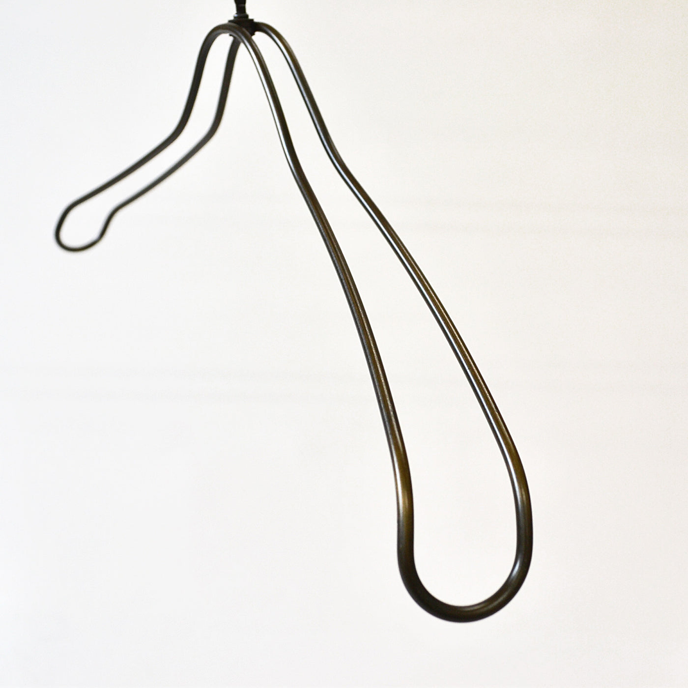 アウトレットスチール製レディース湾曲ハンガー