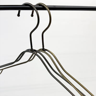 アウトレットスチール製レディース湾曲ハンガー