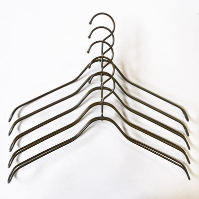 アウトレットスチール製レディース湾曲ハンガー