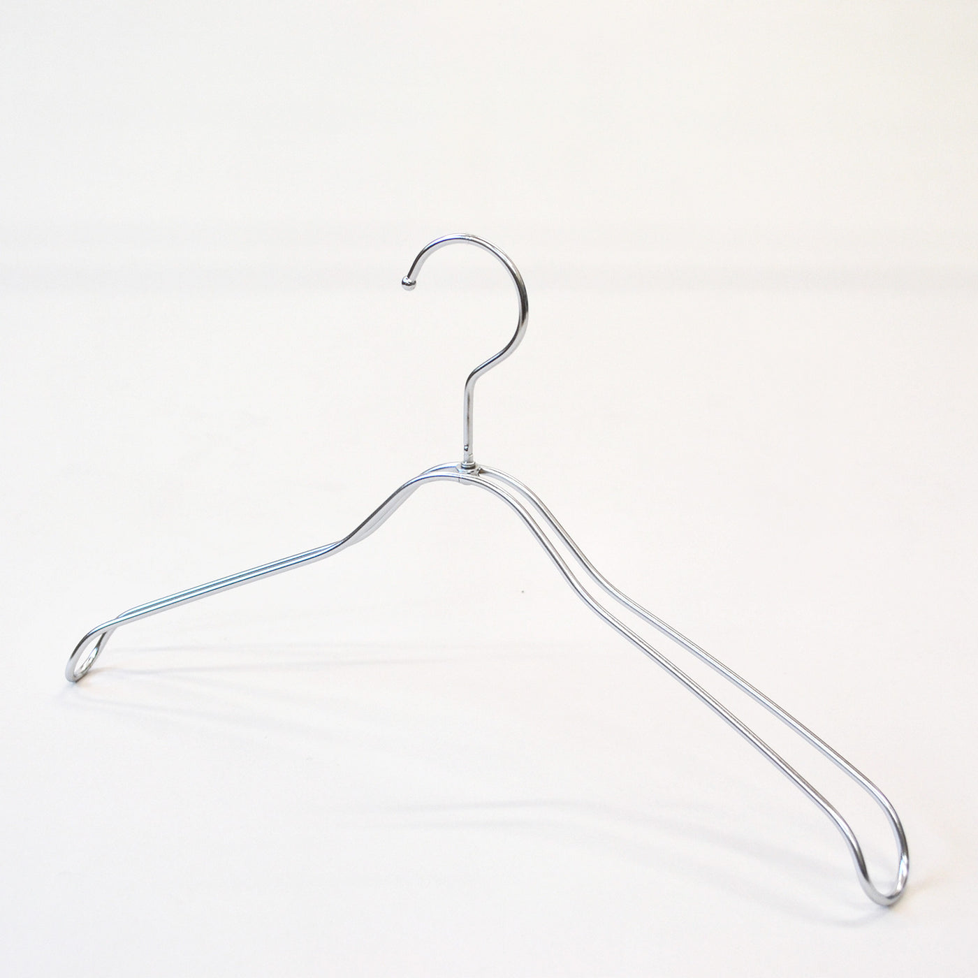 スチール製レディース湾曲ハンガー：梨地加工(クロームメッキ)