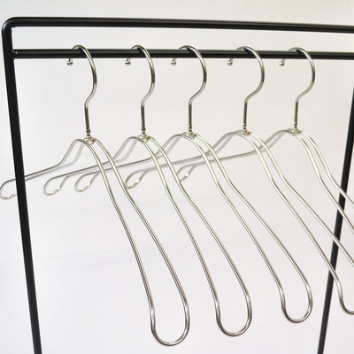 スチール製レディース湾曲ハンガー：梨地加工(ニッケルメッキ)